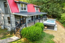 Mtviews/Swim/3Kings/5minGburg/4acres/Bears - Image 2