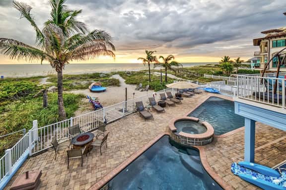 OceanfrontVilla/Pool/HotTub/8bedroom - Image 2