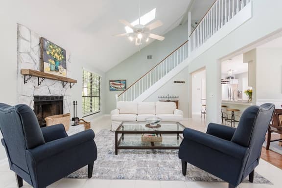 4-Bedroom Lakehome near Beach Mayo&All - Image 1