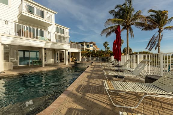 OceanfrontVilla/Pool/HotTub/8bedroom - Image 1
