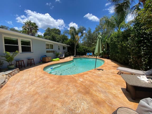 Shiplap Pool Cottage @ Beach 5/2 - Image 1